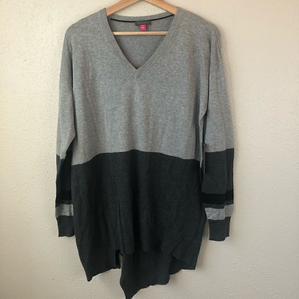 NWT Vince Camuto V Neck Sweater Size Medium